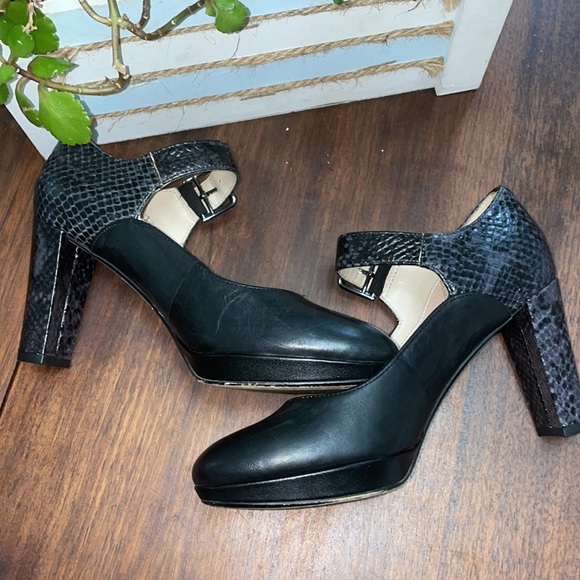 Clarks Leather Heels - Picture 8 of 8